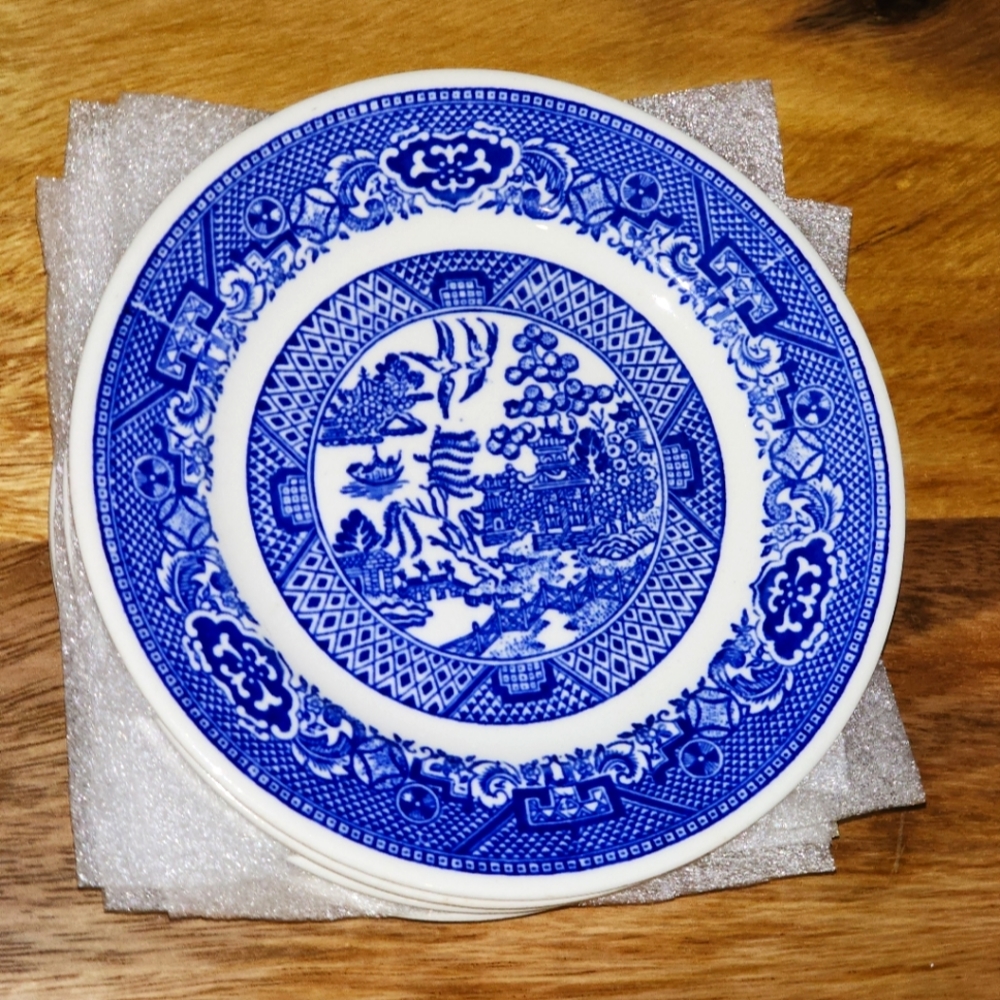 Willow Ware by Royal China*Blue Willow Pattern*6 in Bread & Butter Plates